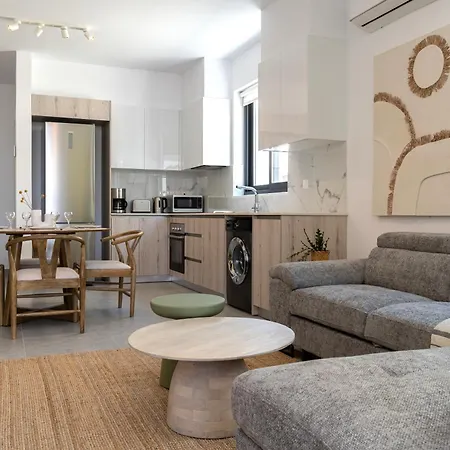 Solenne - Stylish 2-br & Balcony In * Larnaca