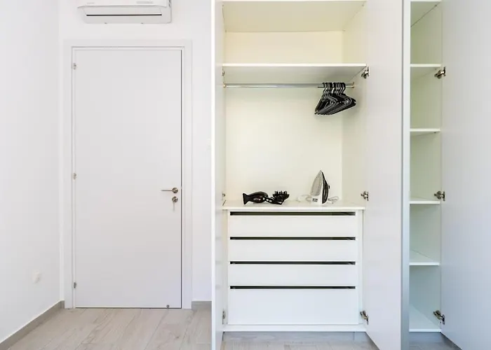 Solenne - Stylish 2-br & Balcony In Larnaka