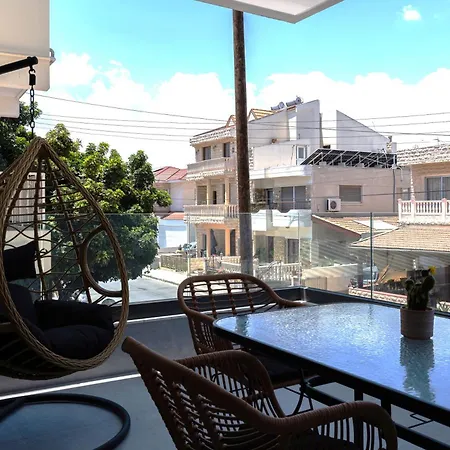 Apartment Solenne - Stylish 2-br & Balcony In Larnaca