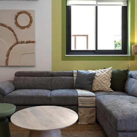 Διαμέρισμα Solenne - Stylish 2-br & Balcony In