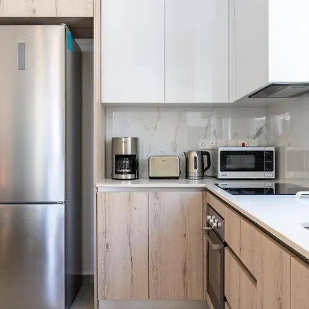 Appartement Solenne - Stylish 2-br & Balcony In Larnaca